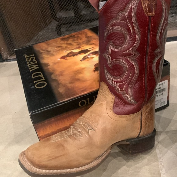 Old West boys Boots size 4, worn once for a wedding. Excellent condition - Picture 7 of 7